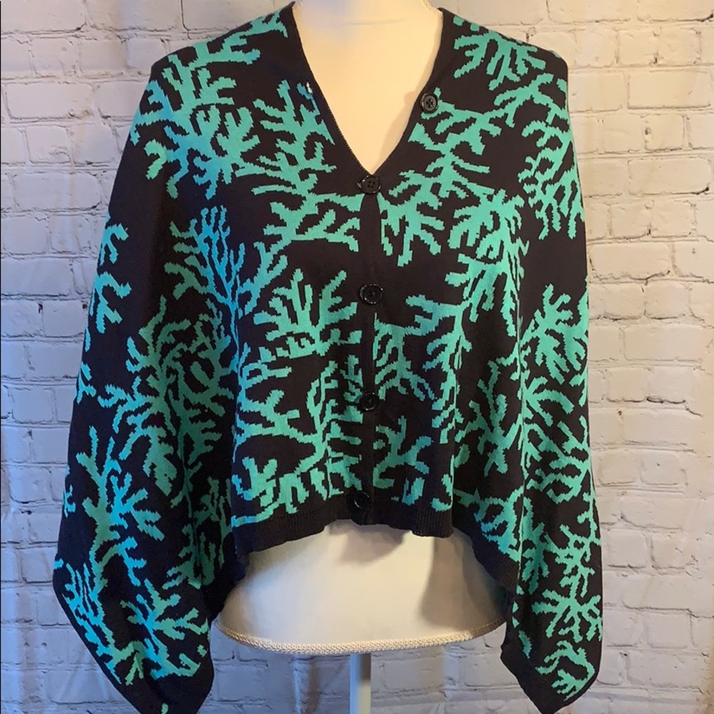 XL reversible shrug